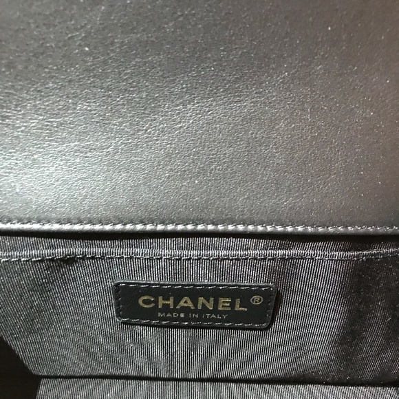 🚨SOLD🚨 CHANEL Boy Flap Bag - Picture 6 of 8